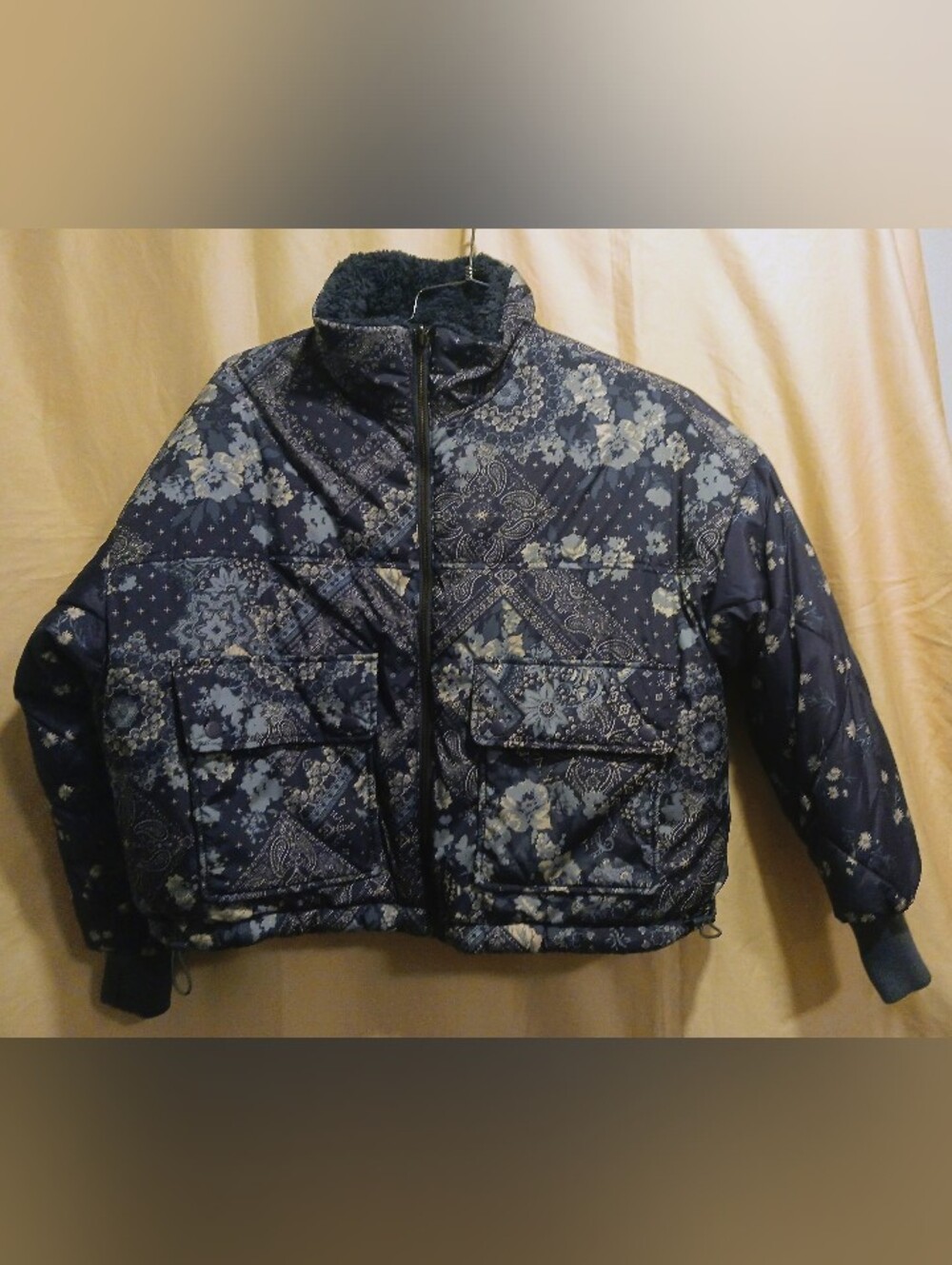 American Eagle Unisex Cropped Blue & Gray Reversible Puffer Jacket Sz Small